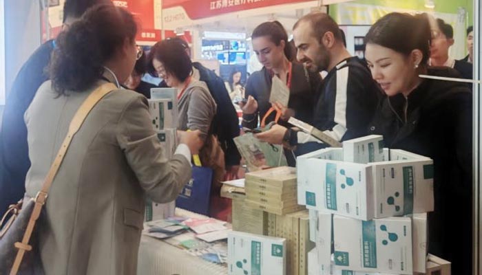 Qingdao Saildar Medical Co., Ltd. med hyaluronsyradressing skiner i Chengdu Beauty Expo, startar en ny hudvårdsresa